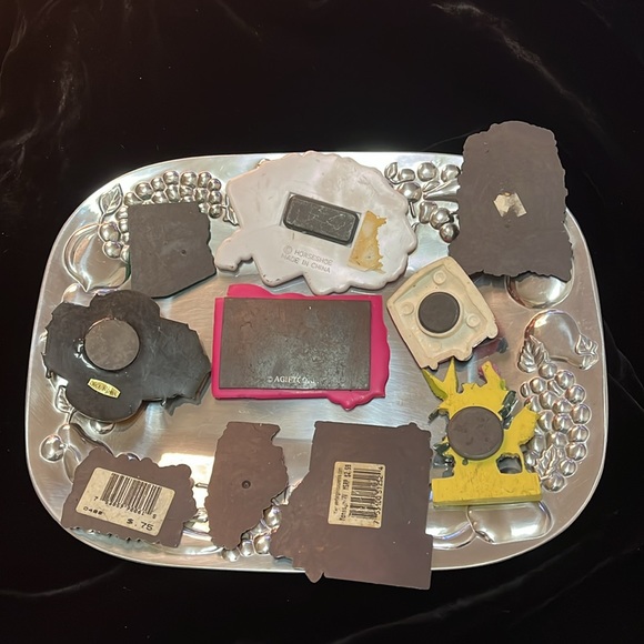 Magnets - Picture 2 of 16